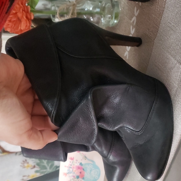 Report booties - Picture 3 of 6